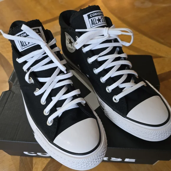 Women's Chuck Taylor All Stat Mid Converse Madison Sneakers - NEW IN BOX! - Picture 4 of 16